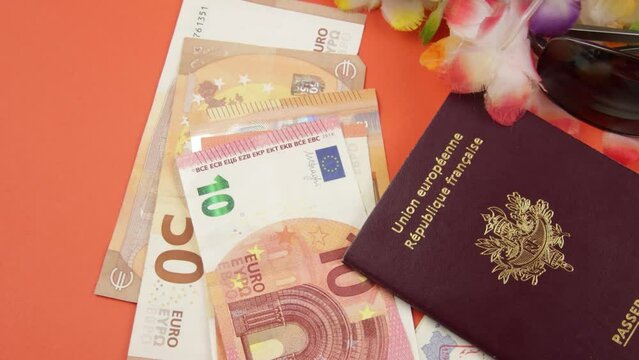 passeport, billets de banque et accessoire de vacances, en gros plan