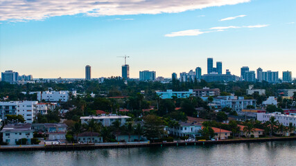 Fototapeta na wymiar Drone view of downtown suburbs in downtown Miami