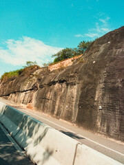 muro en la via