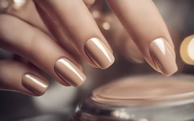 Tableaux ronds sur plexiglas Anti-reflet ManIcure Woman hand with nude shades nail polish on her fingernails, manicure with gel polish at luxury beauty salon
