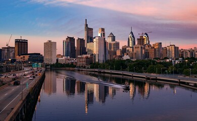 Fototapeta premium Philadelphia city skyline river