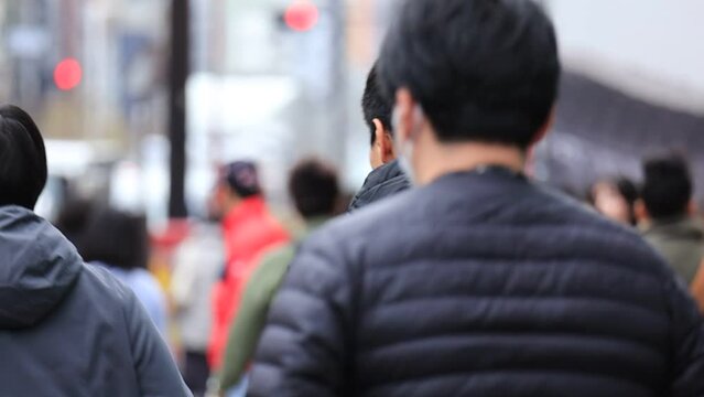 歩く人々　スローモーション　東京都市風景
