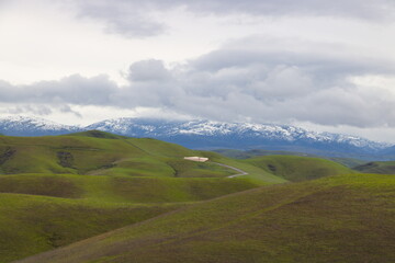 Fototapeta na wymiar Snowfall along the Diablo Range in Northern California