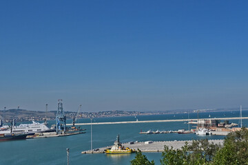 Ancona, il porto ed i cantieri navali - Marche