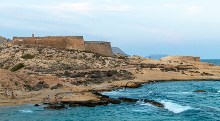 Castillo o batería de San Ramón en Rodalquilar, Almería, España. Vista desde el sur de la...