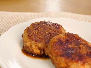 摺り下ろした蓮根とハンペンの照り焼き、ハンバーグ風