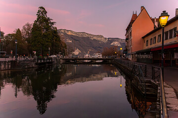 L'heure bleue au canal du Thiou, Annecy, Haute-Savoie, France