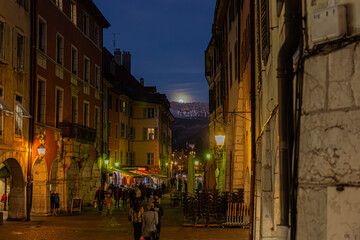 Levé de lune sur le Parmelan depuis le Puit Saint-Jean, Annecy, Haute-Savoie, France