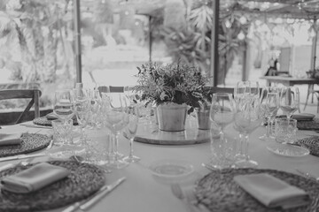 empresario, camisa, chaqueta, gente, moda, indumentaria, hombre, persona, falda, formal, exitos, negro, boda, colores, flores, mesas, vajilla, cuberteria, manteleria, marcasitios, corbata, blazer, zap