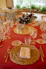 empresario, camisa, chaqueta, gente, moda, indumentaria, hombre, persona, falda, formal, exitos, negro, boda, colores, flores, mesas, vajilla, cuberteria, manteleria, marcasitios, corbata, blazer, zap