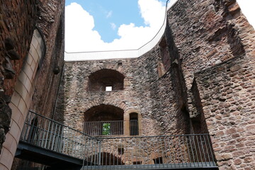 Burg bzw Burgruine Montclair bei Mettlach an der Saarschleife
