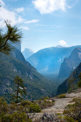 Fototapeta na wymiar Yosemite national park, California, usa. Scenic panoramic view of famous Yosemite Valley