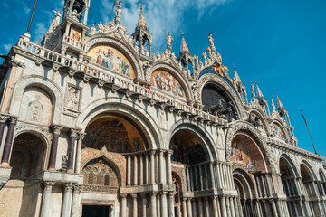 Fototapeta na wymiar cathedral of sestieri city