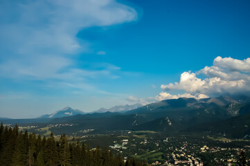 Fototapeta premium Vue de Zakopane depuis le téléphérique, Carpates, Tartas, Pologne
