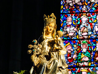 Obraz premium Stained glass windows of Gothic Collegiate church of Santa María, Navarra, Roncesvalles, Spain.