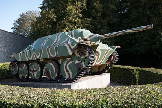 Jagdpanzer 38(t) (Sd.Kfz. 138/2), Hetzer (German for stirrer), German tank destroyer of World War II based on a modified Czech Panzer 38(t) chassis.