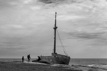 Ship wreck hiking