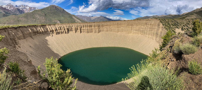 Pozo de las &Aacute;nimas is a natural phenomenon caused by the dissolution of underground deposits of rocks such as gypsum, due to the effect of seepage of underground water tables