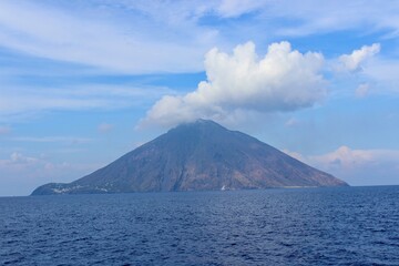 Fototapeta premium Stromboli volcano steam cloud