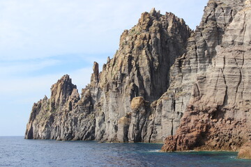 Fototapeta na wymiar lagoon close to sicily and stone cliff
