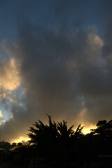 Un bonito atardecer te relaja, te llena de energía y color, ¡te hace bien!