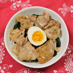 焼肉丼の味卵載せ