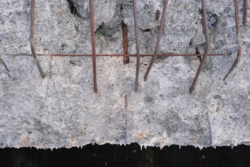 劣化した鉄筋コンクリート