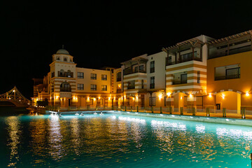 Port Ghalib Marsa Alam. Nocne życie portu.
