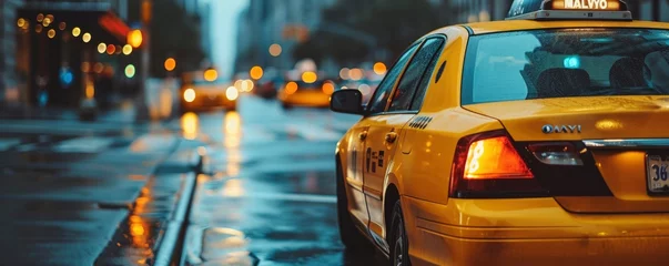 Crédence de cuisine en verre imprimé TAXI de new york Detail of yellow cab in big city. Yellow taxi transport car in autumn new york.