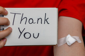 Napis oddaj krew na kartce w notesie.   - obrazy, fototapety, plakaty