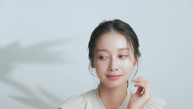 ナチュラルメイクの女性の美容イメージ