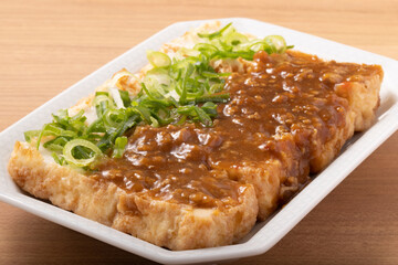 揚げ出し豆腐の肉味噌あんかけ