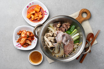 Galbi-tang, Seolleong-tang, Naju-gom-tang, Yukgaejang, Bibim-myeon, Cold Noodles, Cold Noodles,...