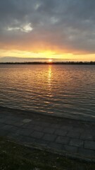 Fototapeta na wymiar zalew zemborzycki lublin, zachód słońca 