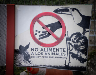 Do not feed the tropical animals of panama warning sign