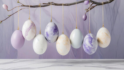 Dekoracyjne pastelowe tło z wiszącymi jajkami, abstrakcyjne pisanki, ozdoby świąteczne