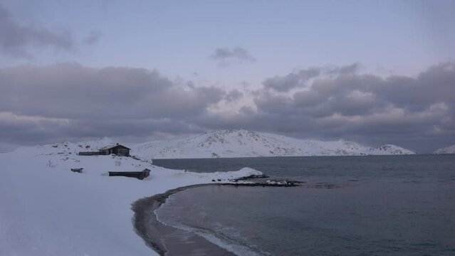 Landschaft beim Strand von Honningsvag an der Strasse E69, Norwegen