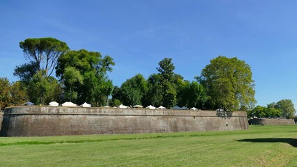 Les remparts de la ville de Lucques