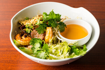 Vermicelli noodles with shrimp and pork