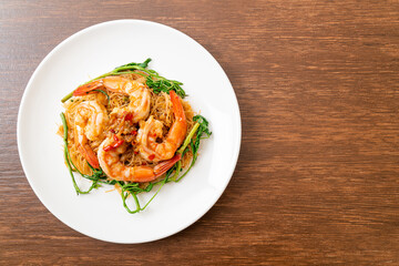 Stir-fried rice vermicelli and water mimosa with shrimps