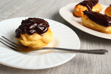 Chocolate Eclair