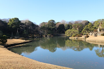Fototapeta na wymiar Daisensui Pond in Rikugien Garden, Tokyo, Japan