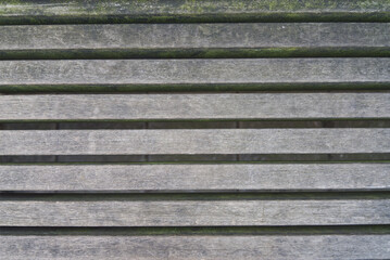 Sitzfläche einer Holzbank