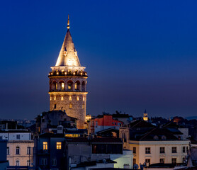 Obraz premium Galata Tower in Istanbul at night.