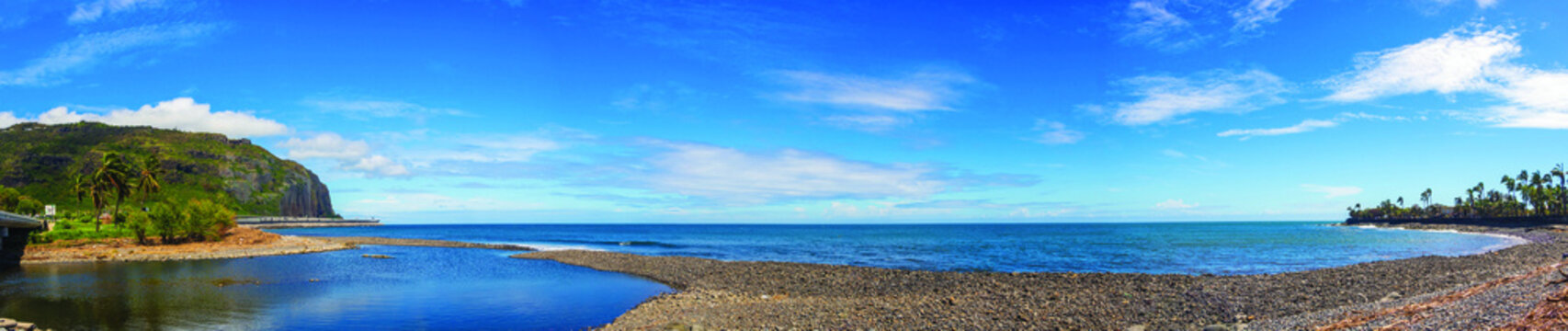 Du bas de la Rivi&egrave;re de Saint-Denis au Barachois
