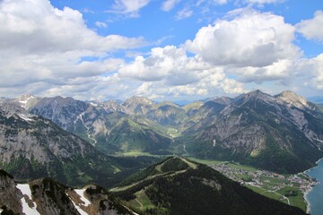 Fototapeta premium Achensee view mountains and sky