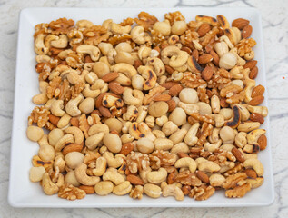 mix of walnuts, cashews, walnuts, Brazil nuts, pecans and almonds