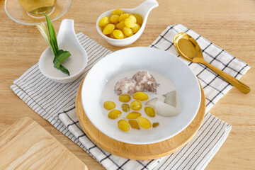 Ginkgo, Roasted Coconut and Taro with Coconut Milk