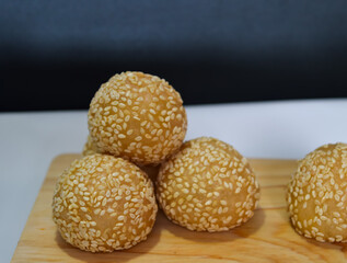 Sesame seed balls or Onde-onde is one of Indonesian traditional snack, made from flour  and sugar with green beans paste inside. Onde-onde can be found in the traditional market.