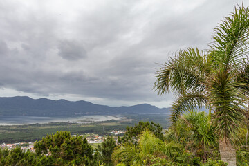 Fototapeta na wymiar Viewpoint in the city of Florianópolis with views of the residential area and river in the background